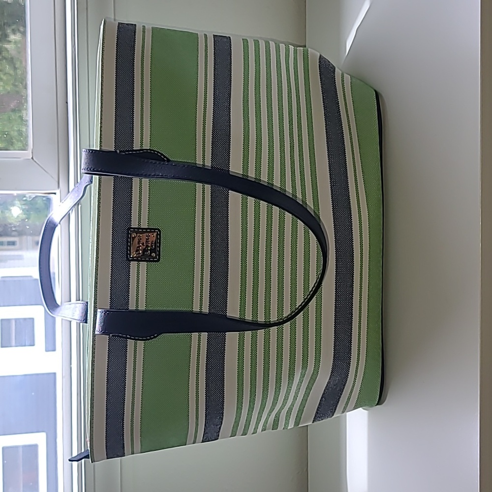 Dooney & Bourke Tote